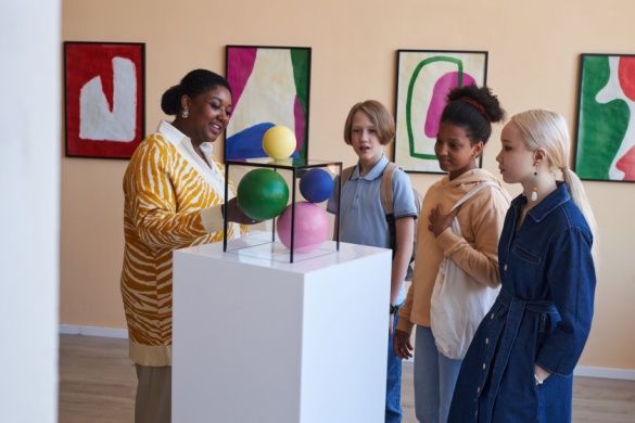 Children on a field trip at an art museum